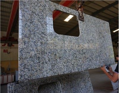 Fluture galben granit Insula blat Bar